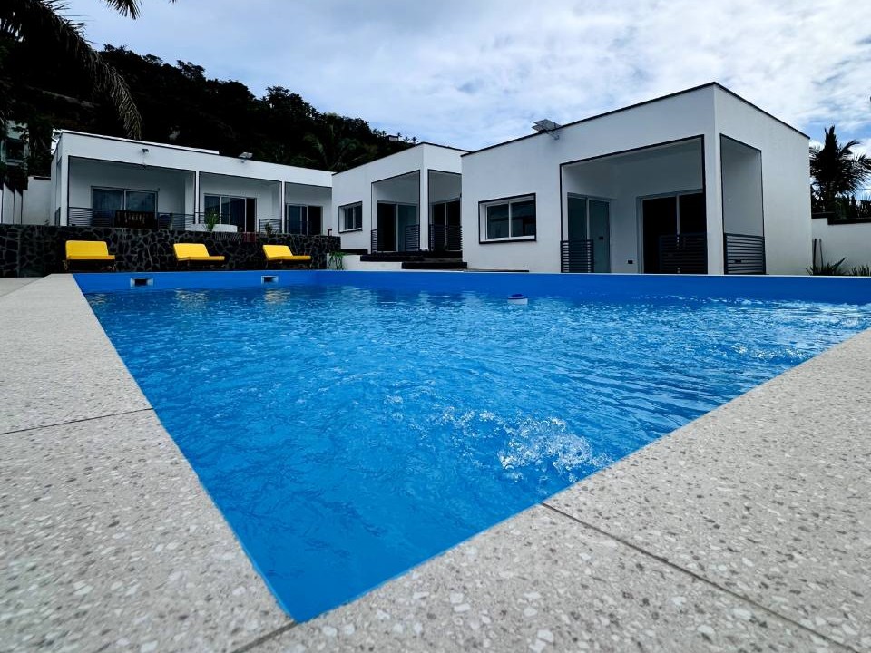 Appartement neuf climatisé à Madirokely, Nosy Be, à 5 min de la plage